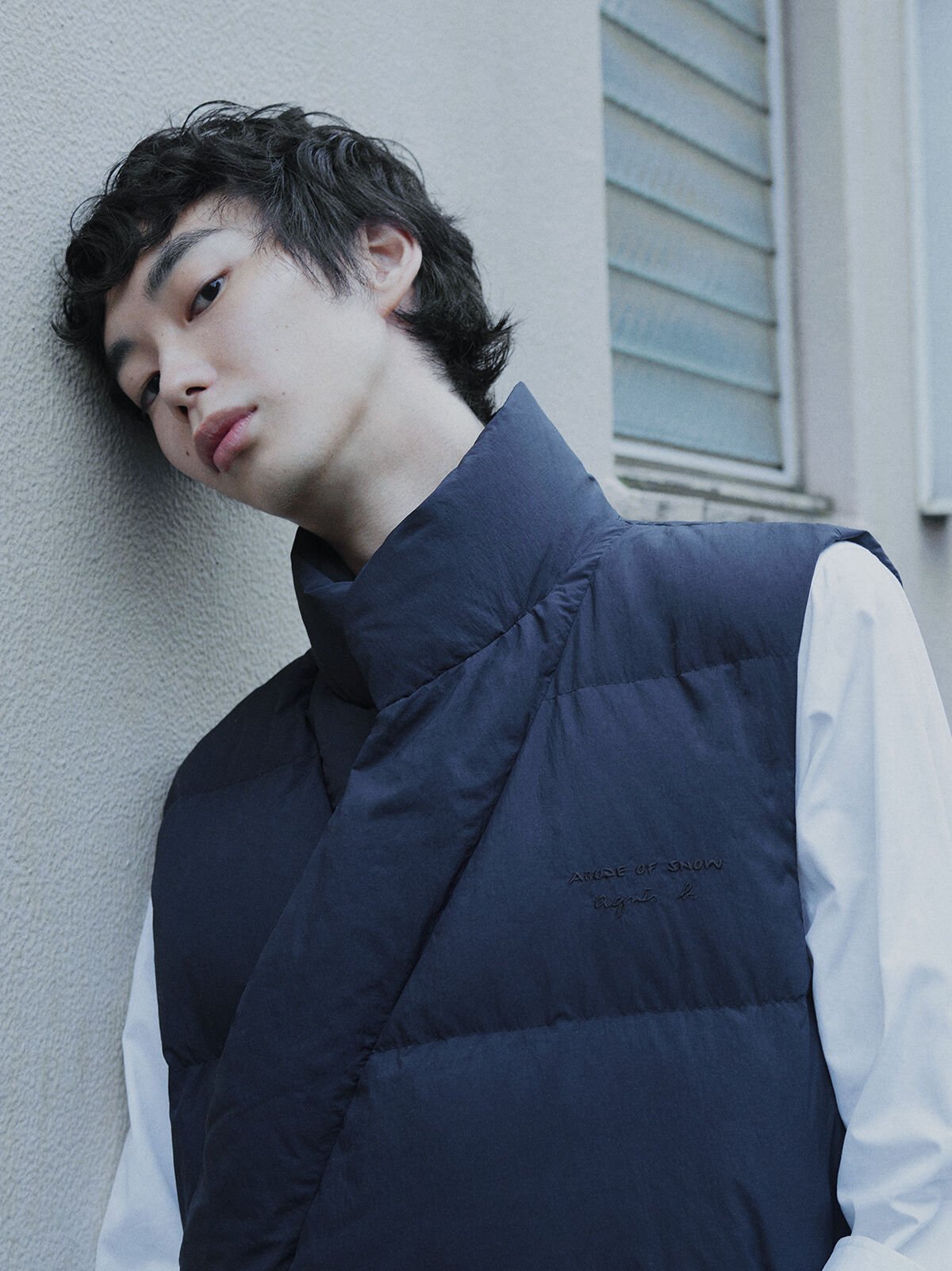 doudoune Mila noire sans manches croisée